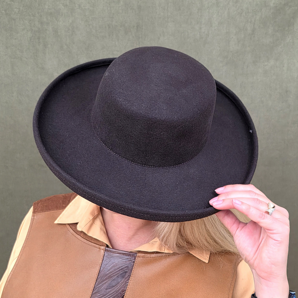 Valencia  Kahverengi Renk Şapka 38 cm