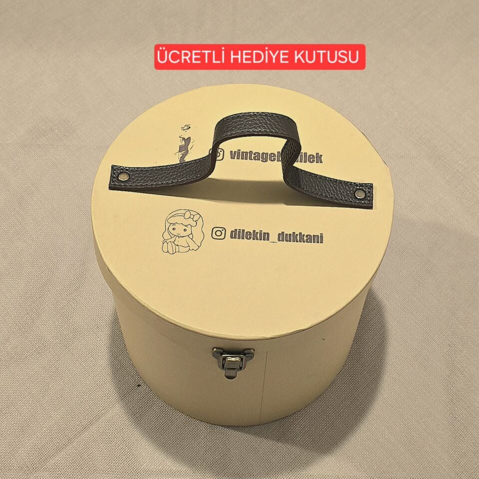 Nicole Kırmızı Renk Şapka