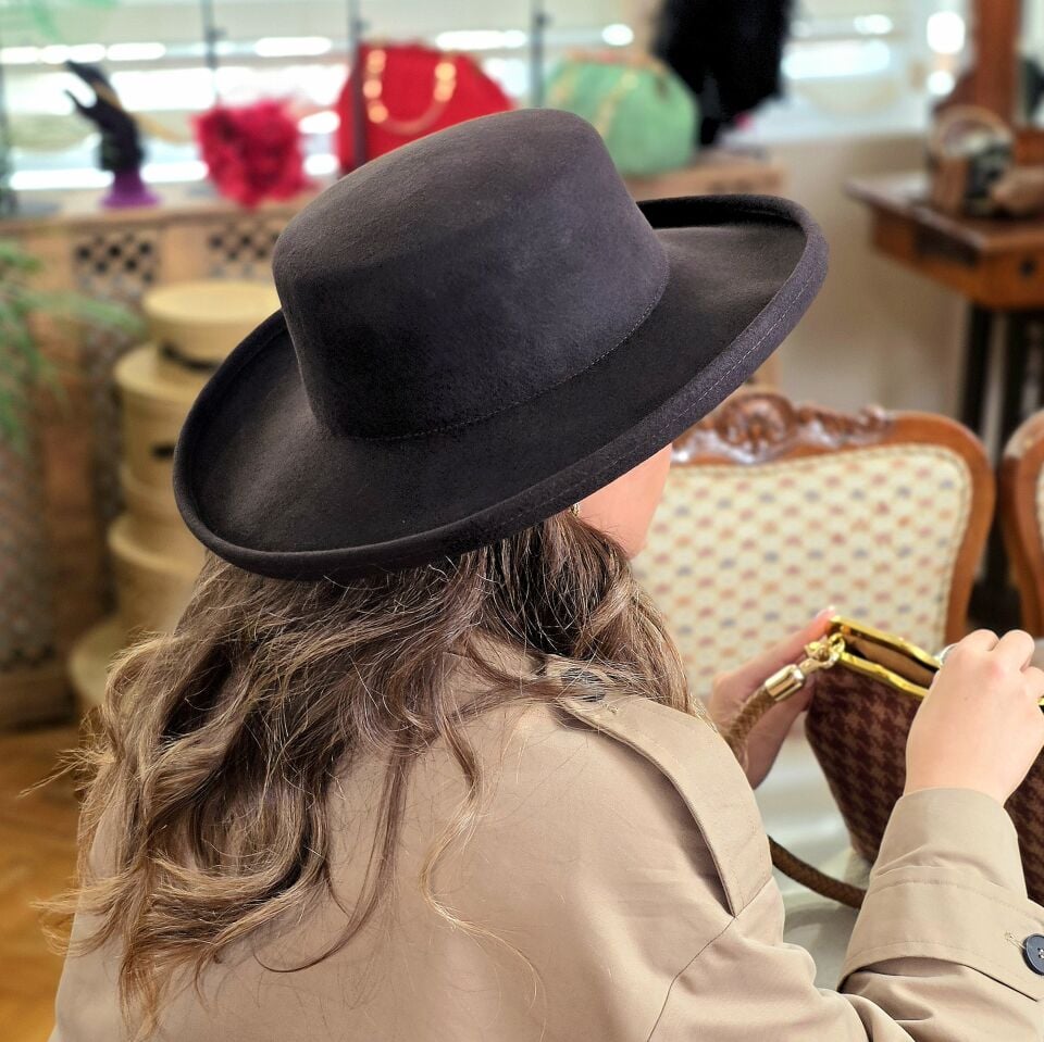 Valencia  Kahverengi Renk Şapka 38 cm