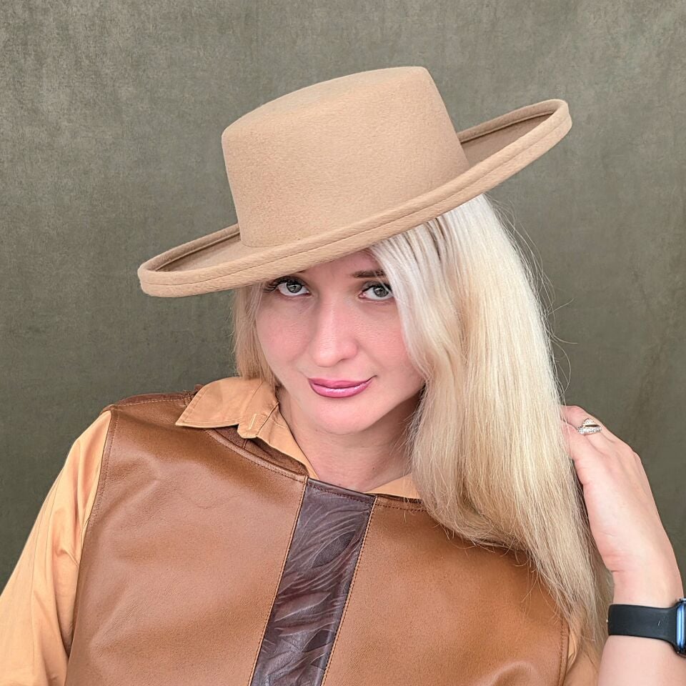 Valencia Camel Renk Şapka 38 cm