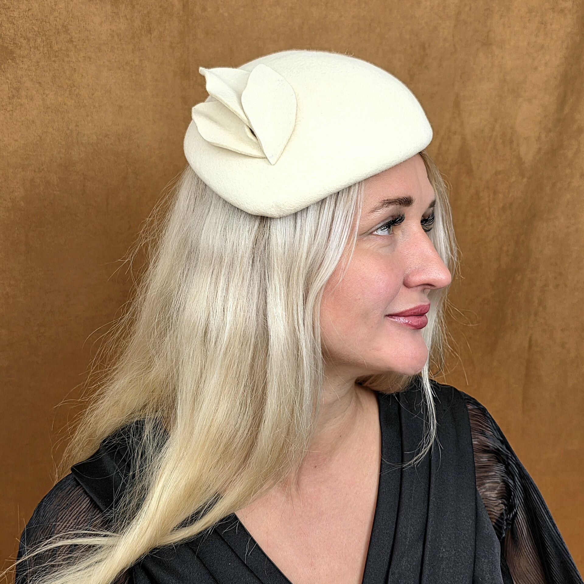 Laura Krem Renk Damla Model Vualet