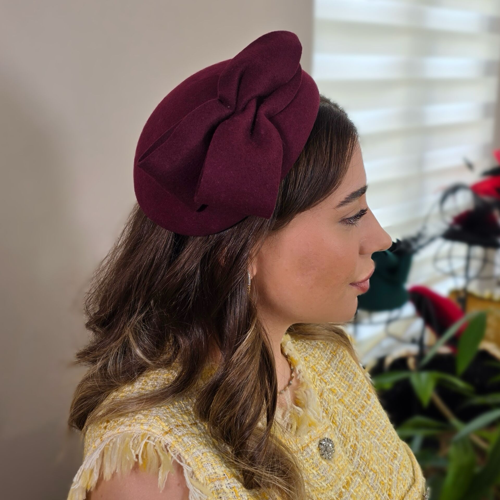 Lori Bordo Renk  Vualet Şapka 25 cm