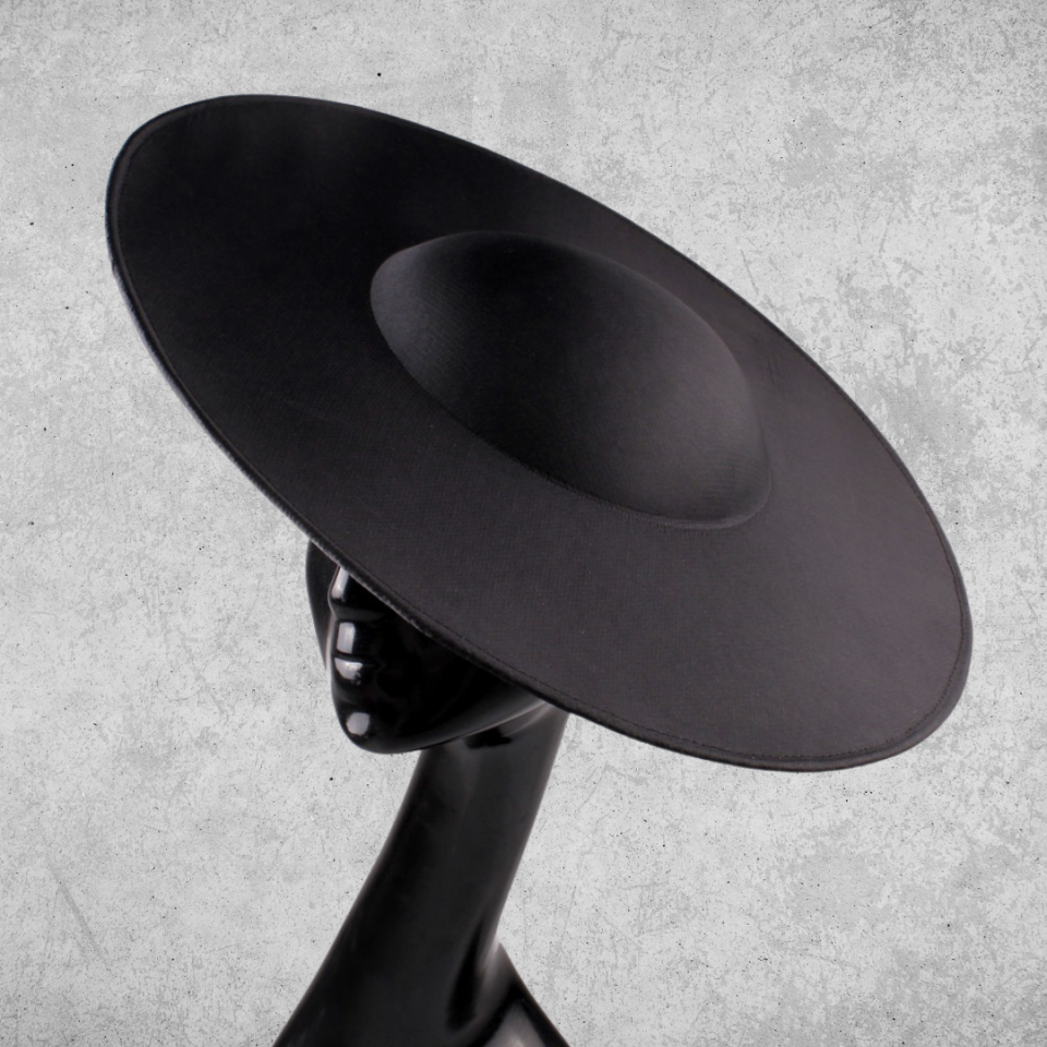 Holly Siyah Renk Vualet Şapka 41 cm