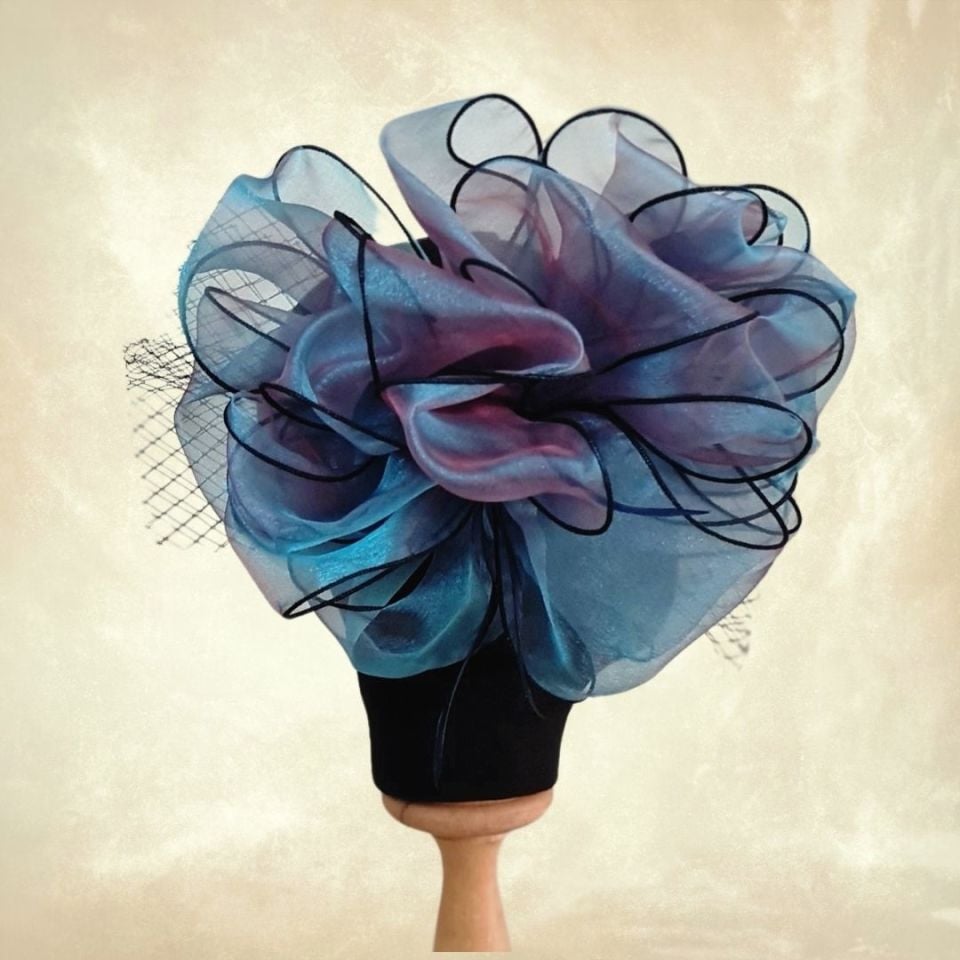 Carol Mavi Renk Alternatifli  Elegan Şapka 45 cm Özel Şapka Kutulu