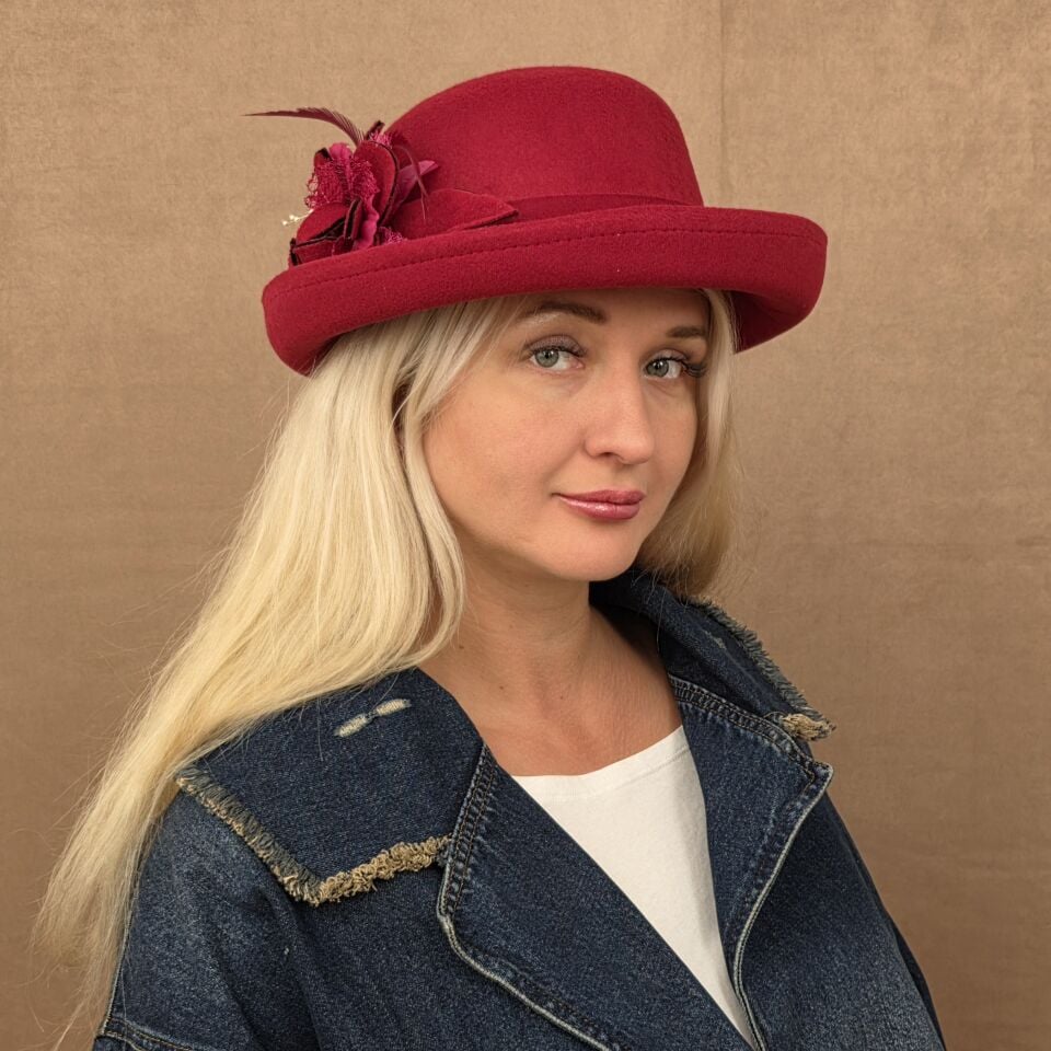 Carol Bordo Renk Şapka