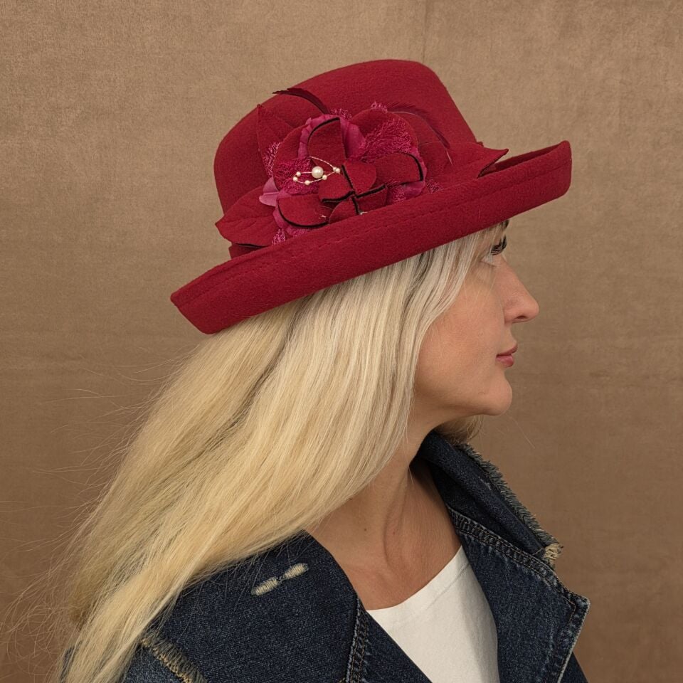 Carol Bordo Renk Şapka