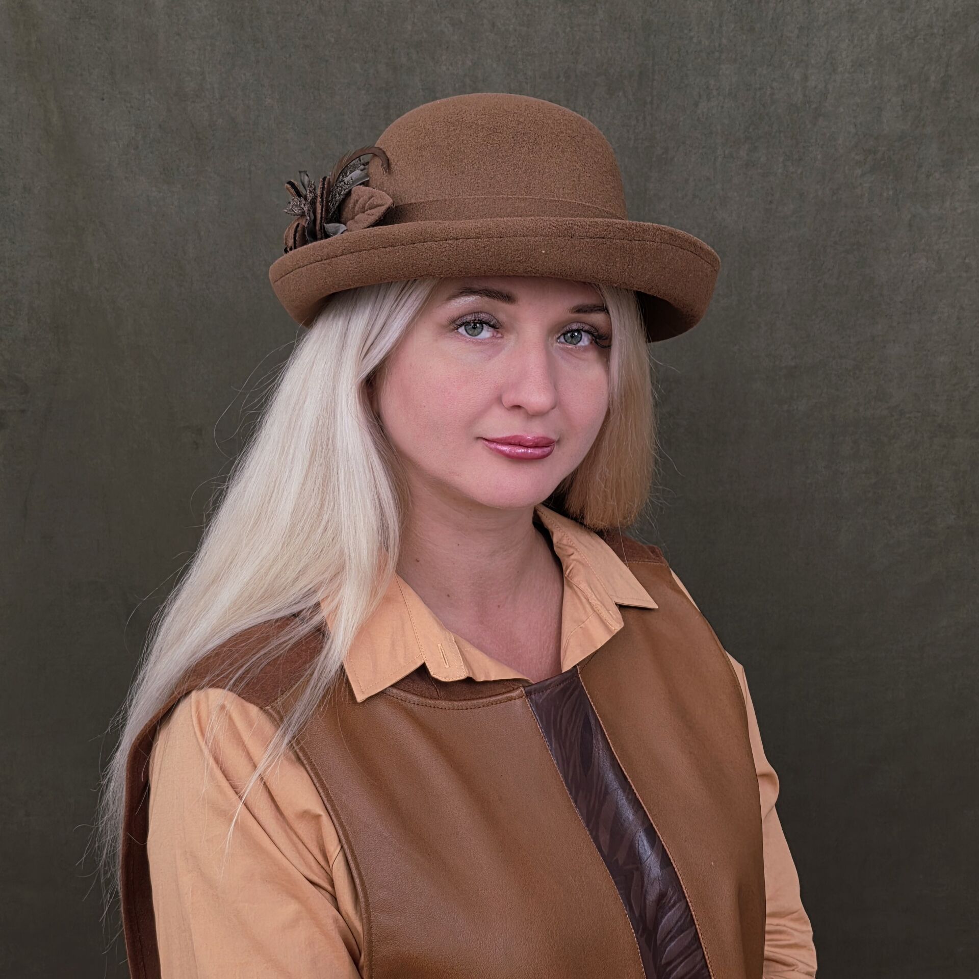 Carol Sütlü Kahverengi Renk Şapka