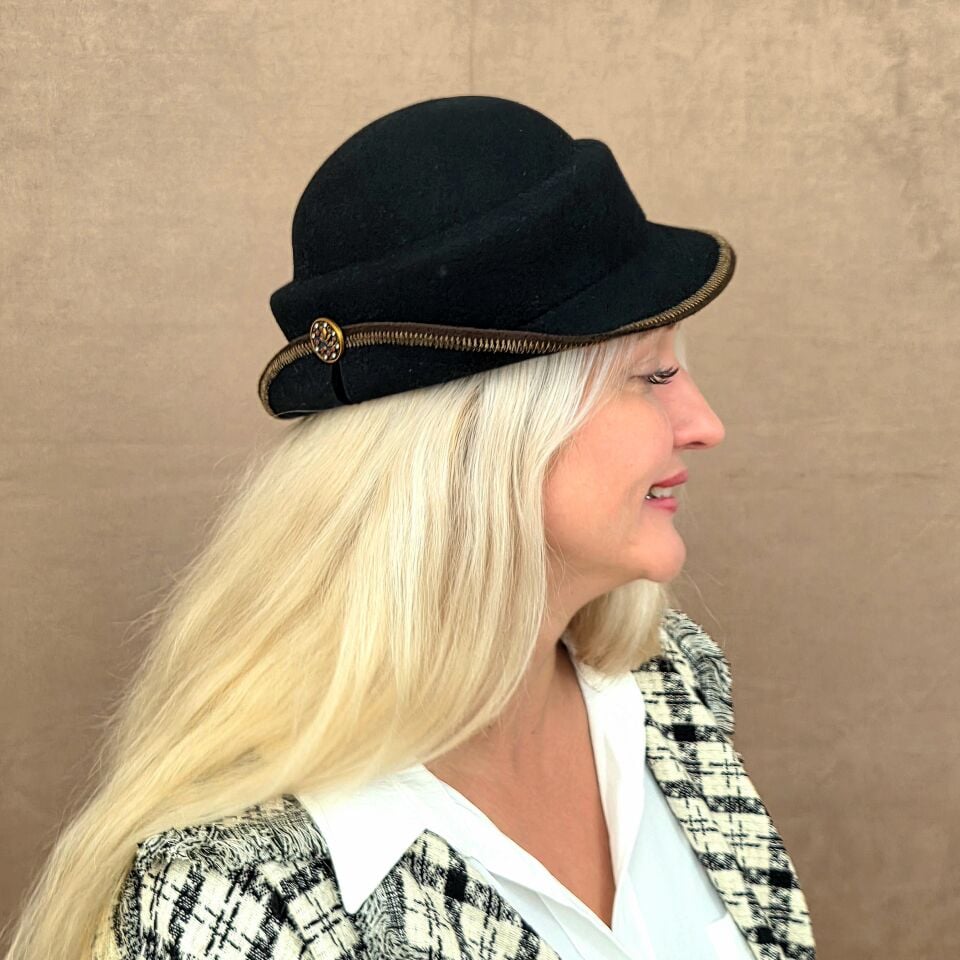 Camilla Siyah Renk Biyeli Şapka