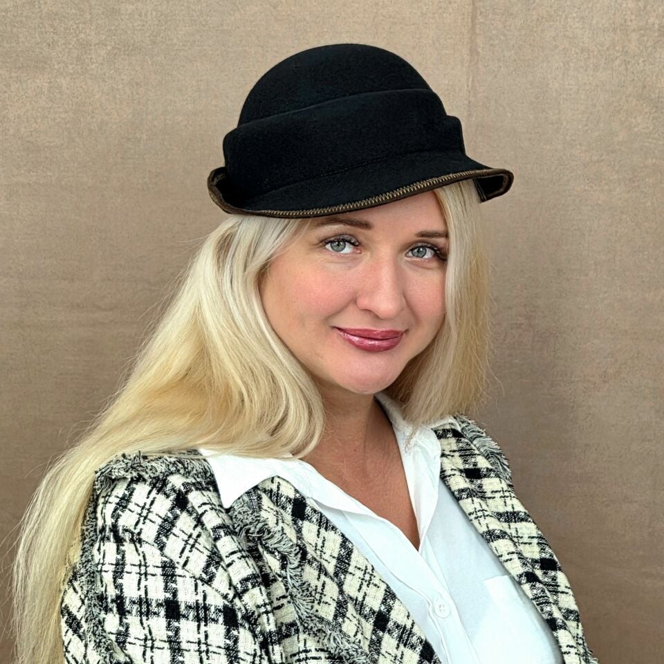 Camilla Siyah Renk Biyeli Şapka