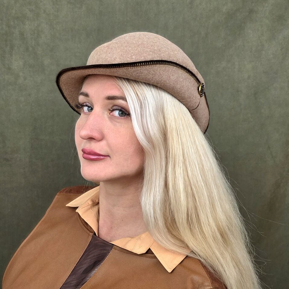 Camilla Capicino  Renk Biyeli Şapka