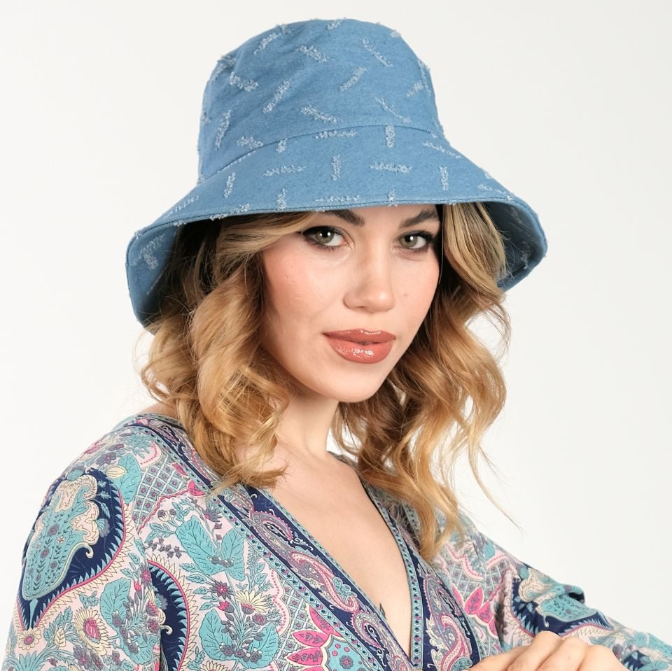 Chloe Açık Mavi Kot Şapka 33 cm