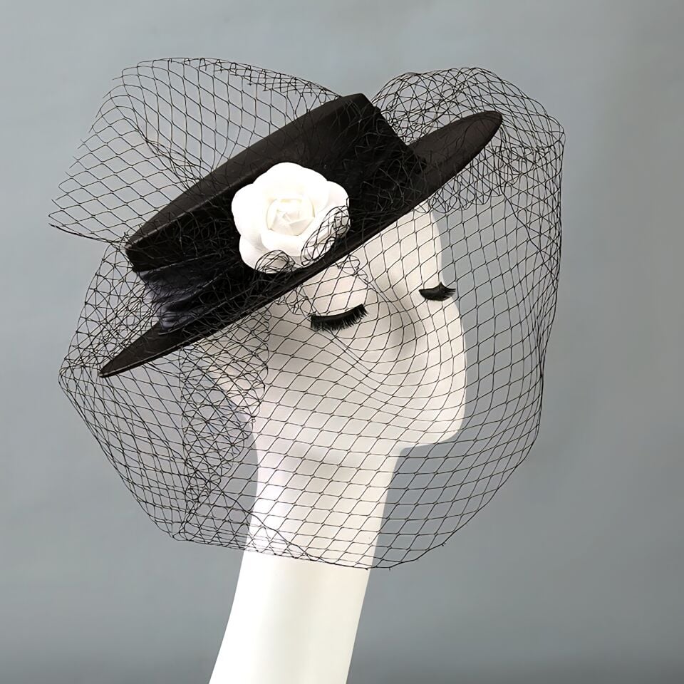 Audra Siyah Renk Vualet Şapka 30 cm