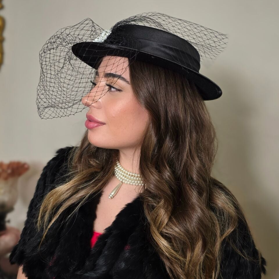 Audra Siyah Renk Vualet Şapka 30 cm