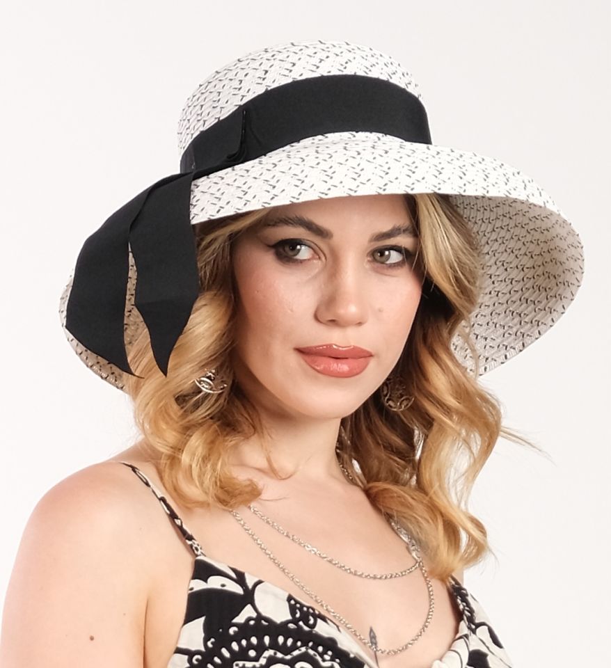 Hepburn Beyaz Siyah Desenli Şapka 38 cm ÖZel Şapka Kutulu