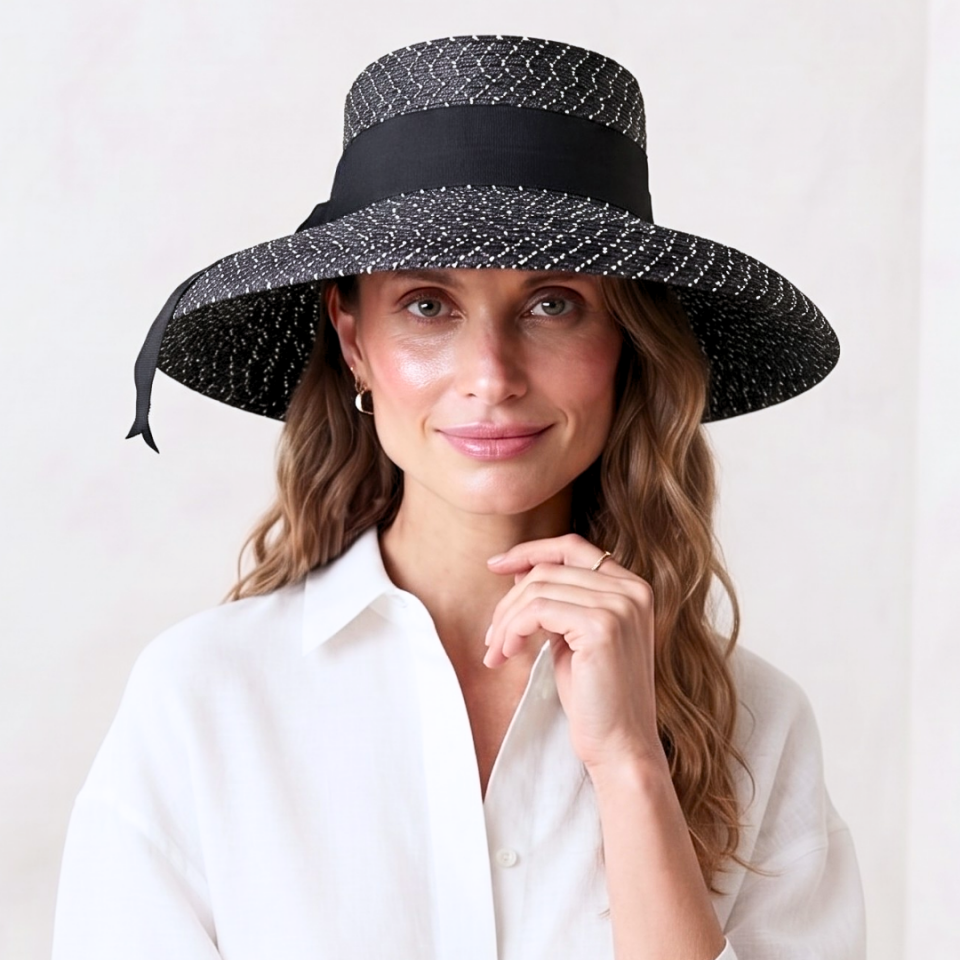 Hepburn Siyah Beyaz Şapka 38 cm