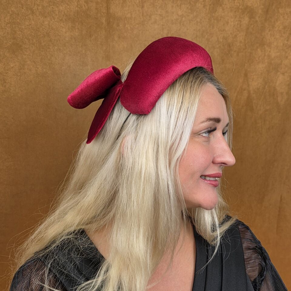 Sarah Kırmızı Renk Vualet Taç