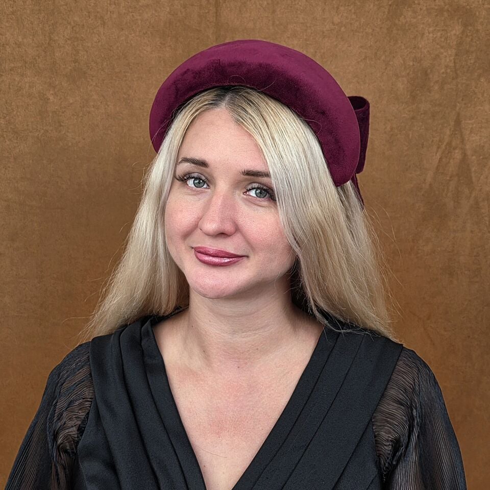 Sarah Bordo Renk Vualet Taç