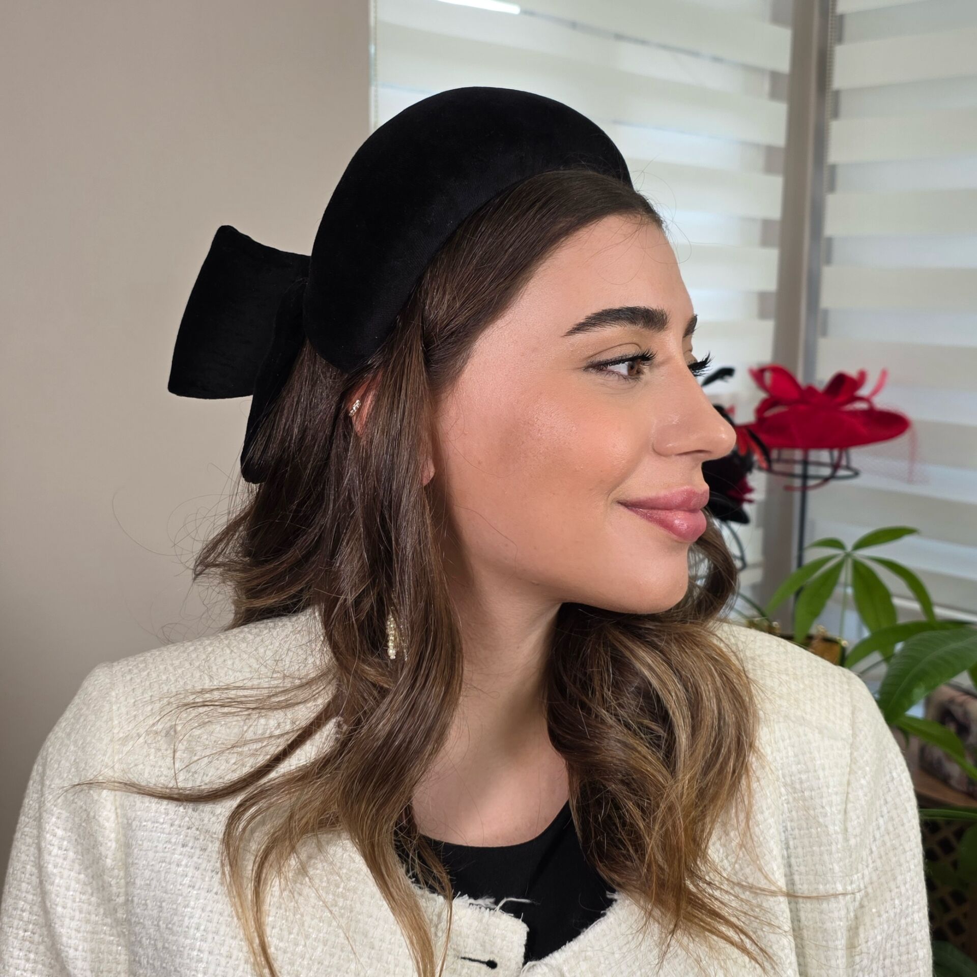 Sarah Siyah Renk Vualet