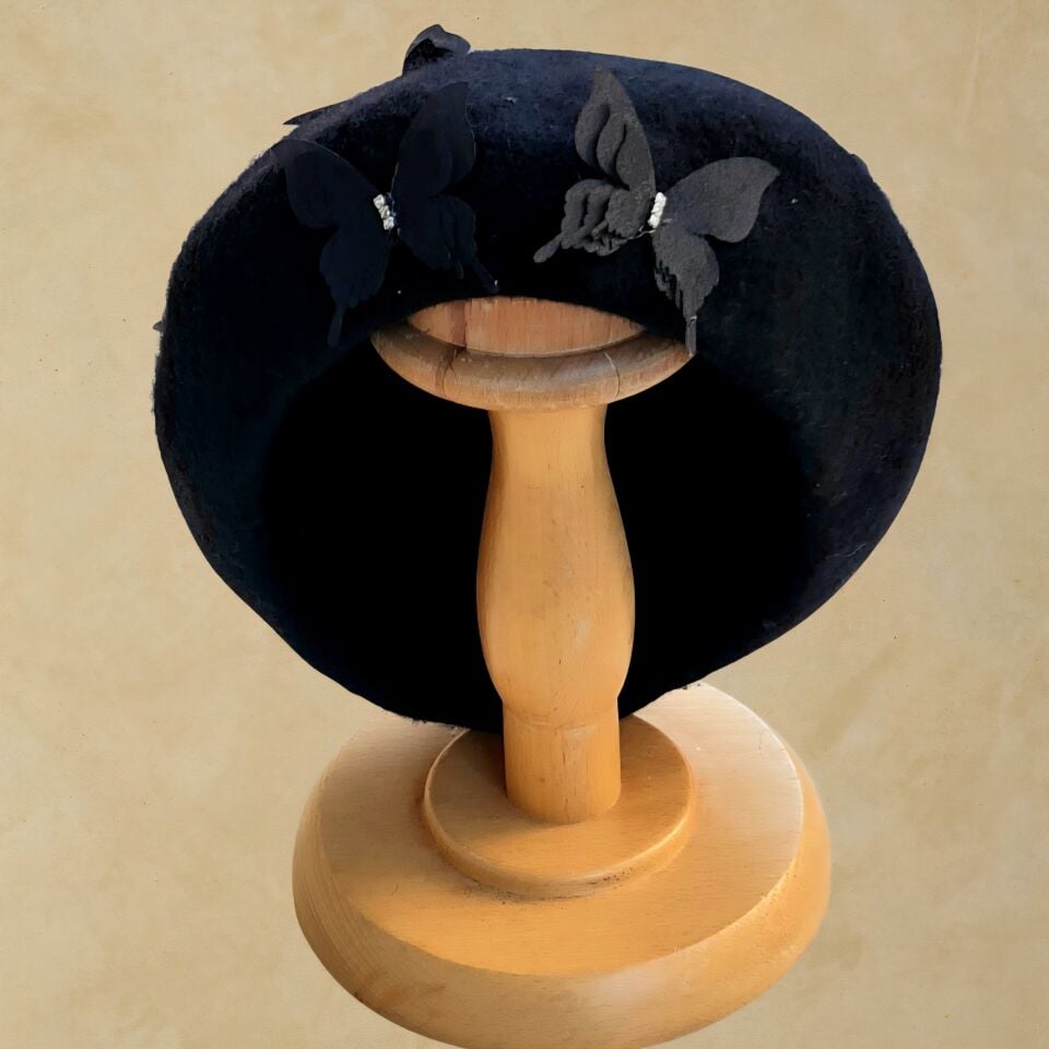 Amata Siyah Renk Ressam Bere Yetişkin Boy