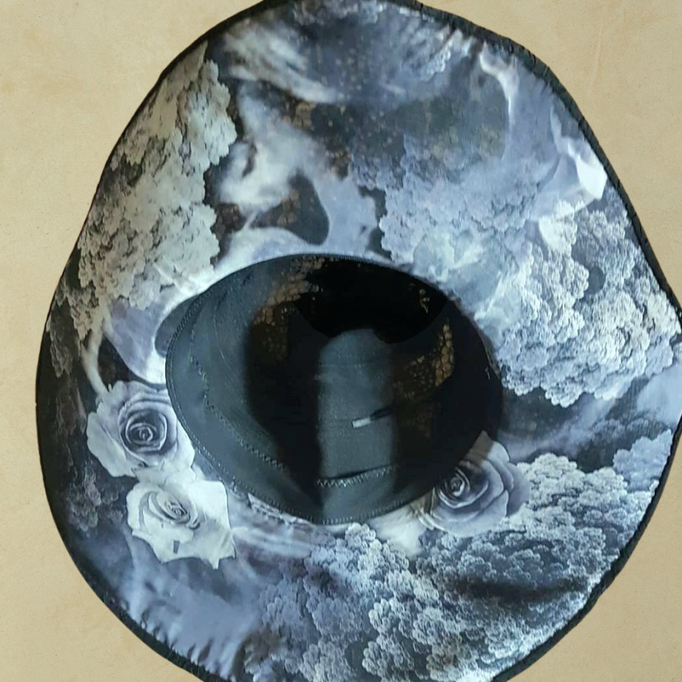 Jolie Siyah Renk Çiçek Desenli Şapka 42 cm