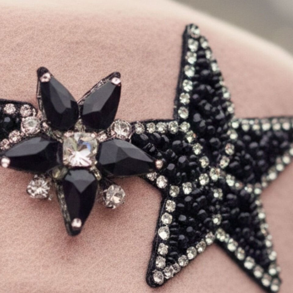 Amata Pudra Renk Ressam Bere Yetişkin Boy