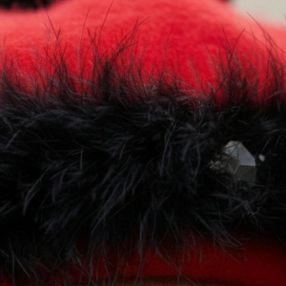 Amata Kırmızı Renk Ressam Bere Yetişkin Boy