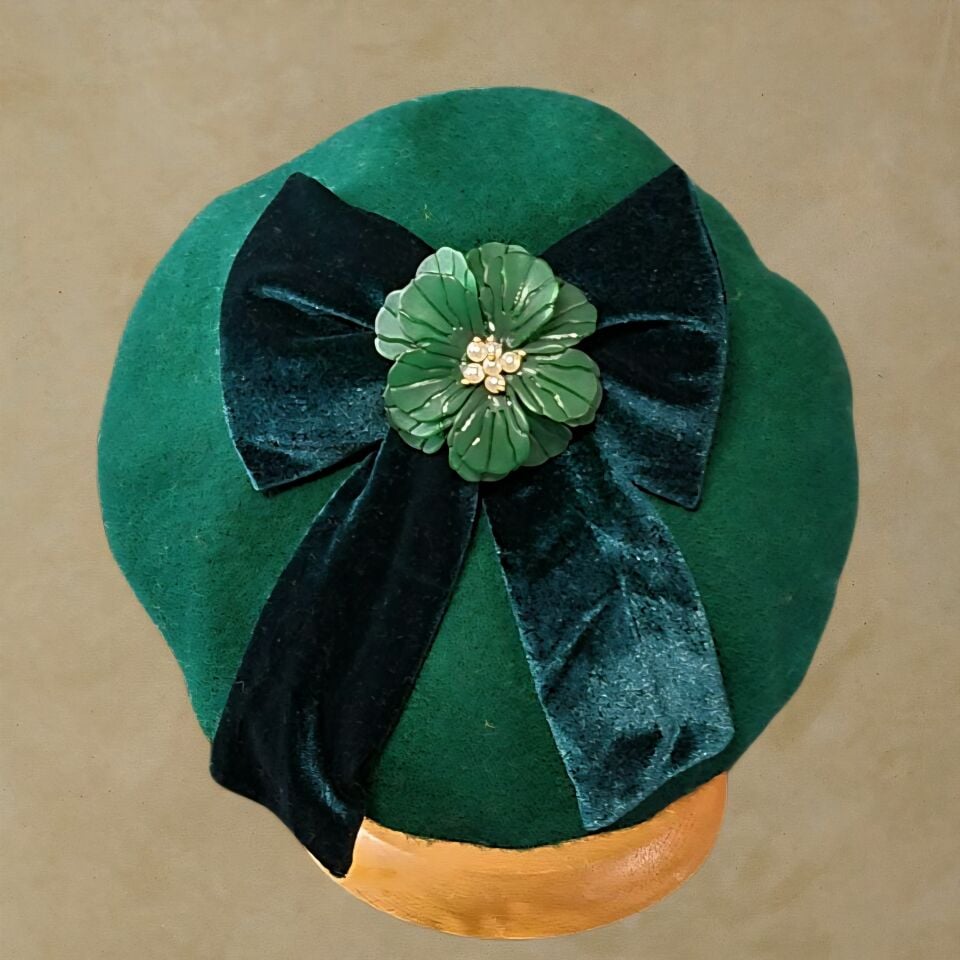 Amata Yeşil Renk Ressam Bere Yetişkin Boy