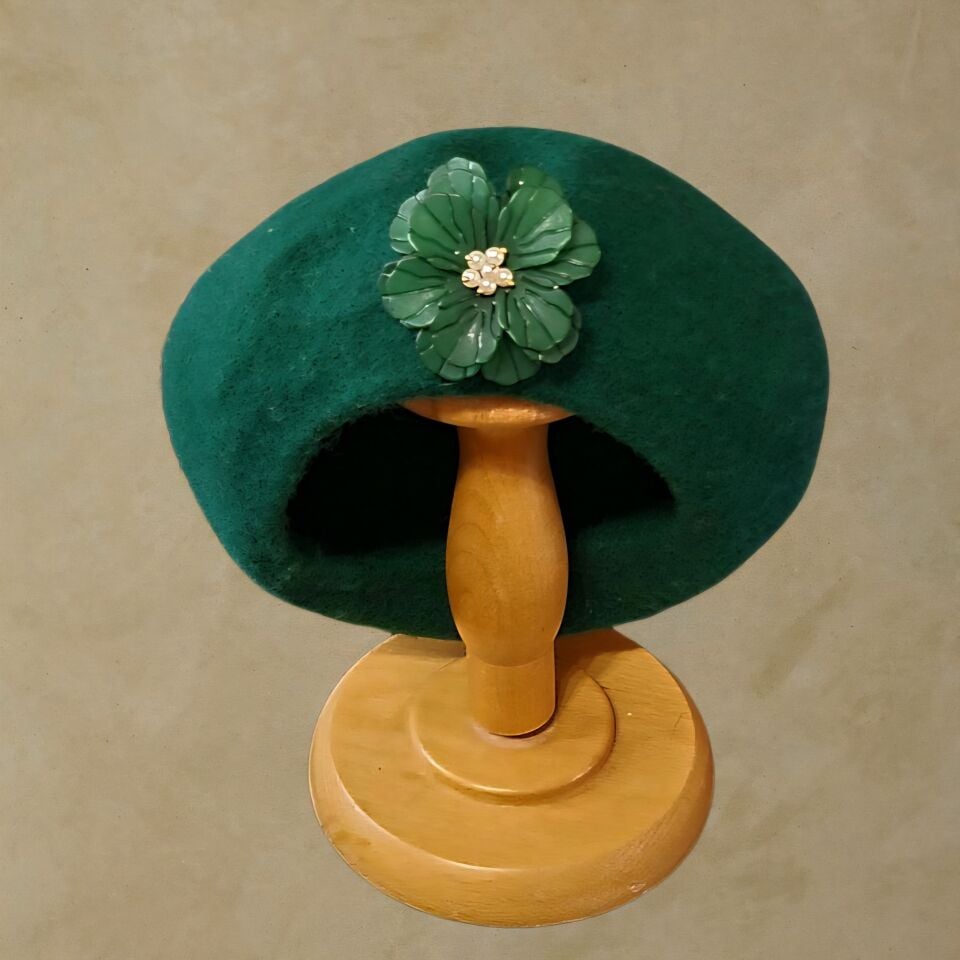 Amata Yeşil Renk Ressam Bere Yetişkin Boy