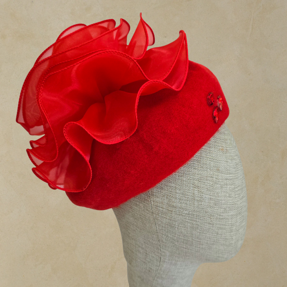 Amata Kırmızı Renk Ressam Bere Yetişkin Boy