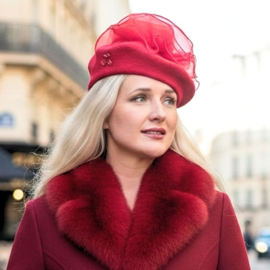 Amata Kırmızı Renk Ressam Bere Yetişkin Boy