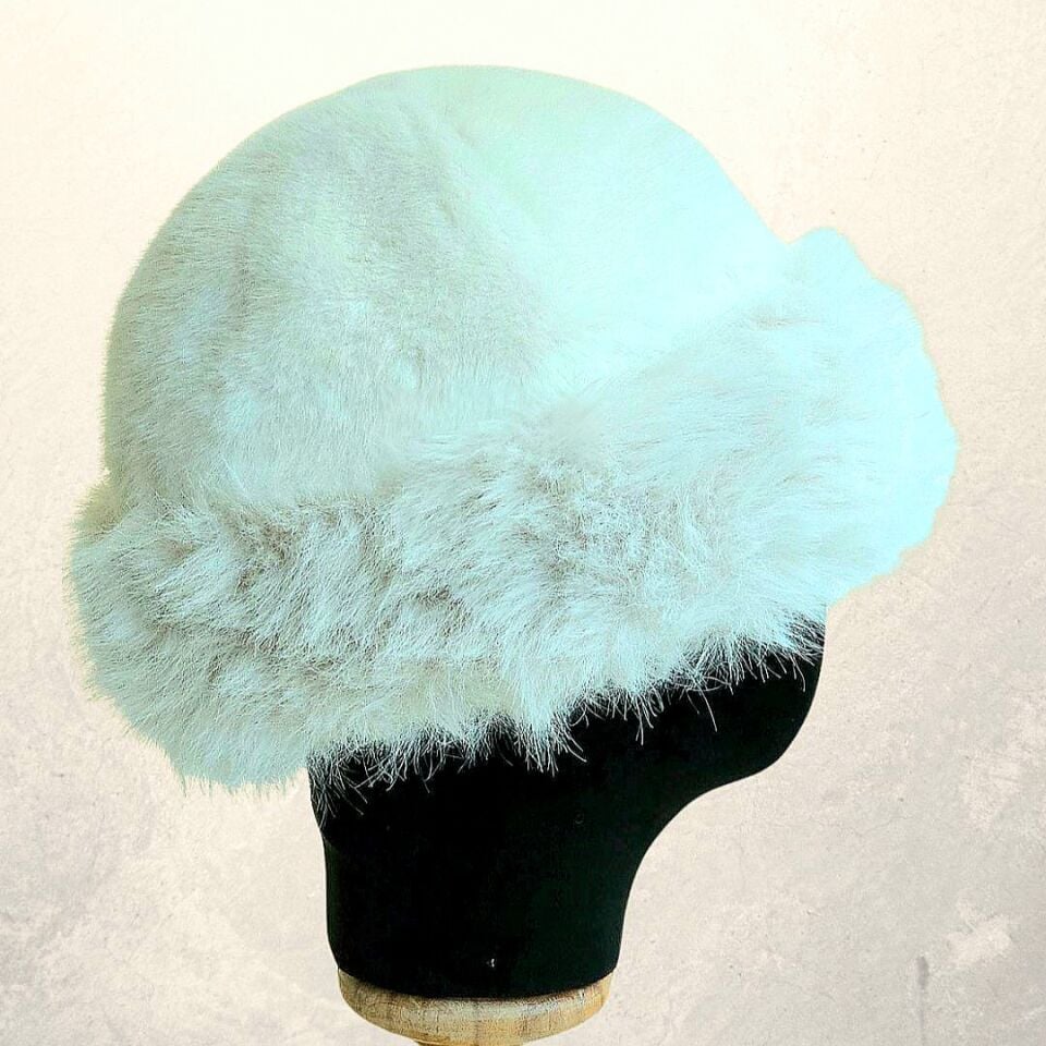 Anna Krem  Renk Peluş Şapka