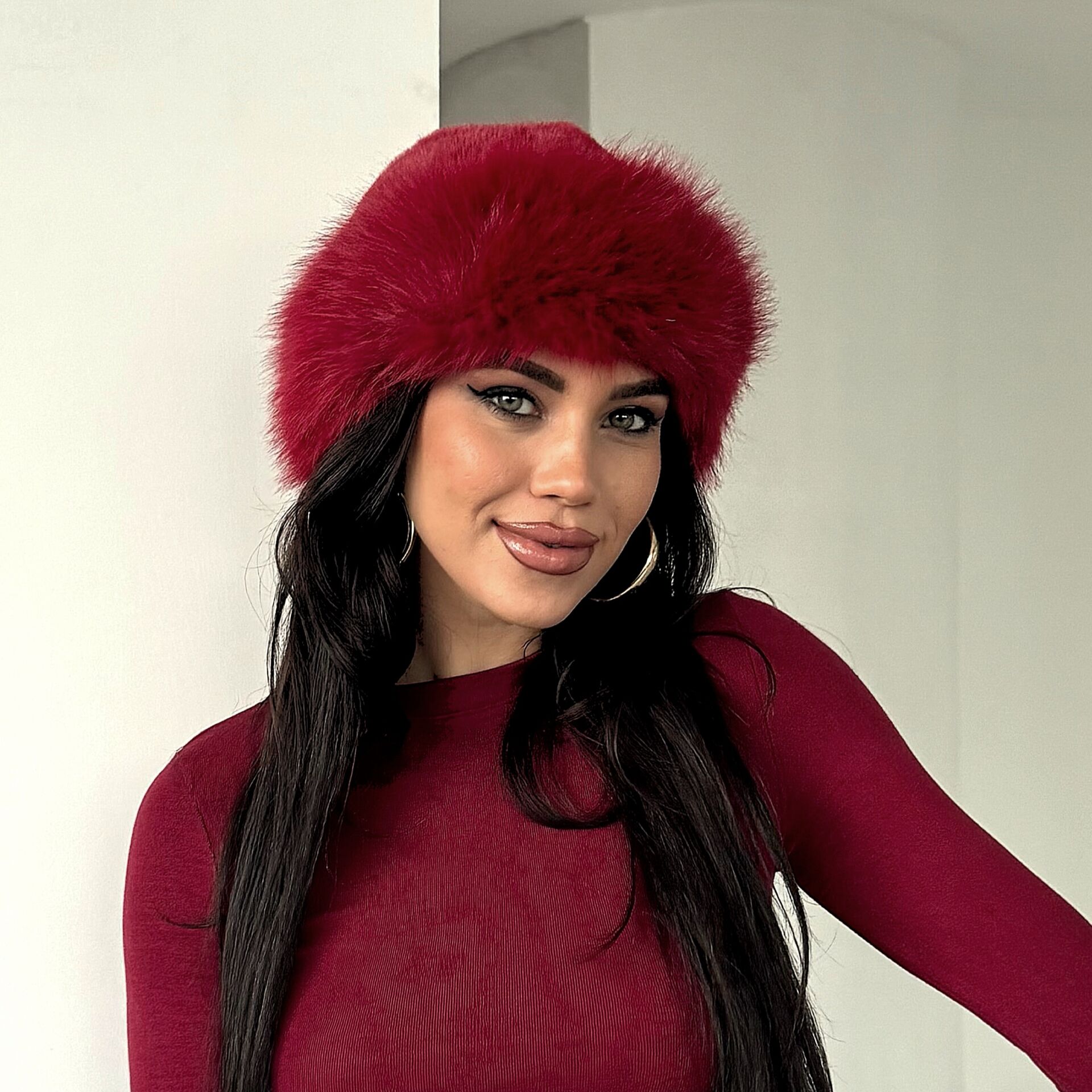 Anna Bordo Kırmızı Renk Peluş Şapka