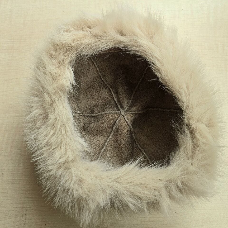 Anna Capicino Renk Peluş Şapka