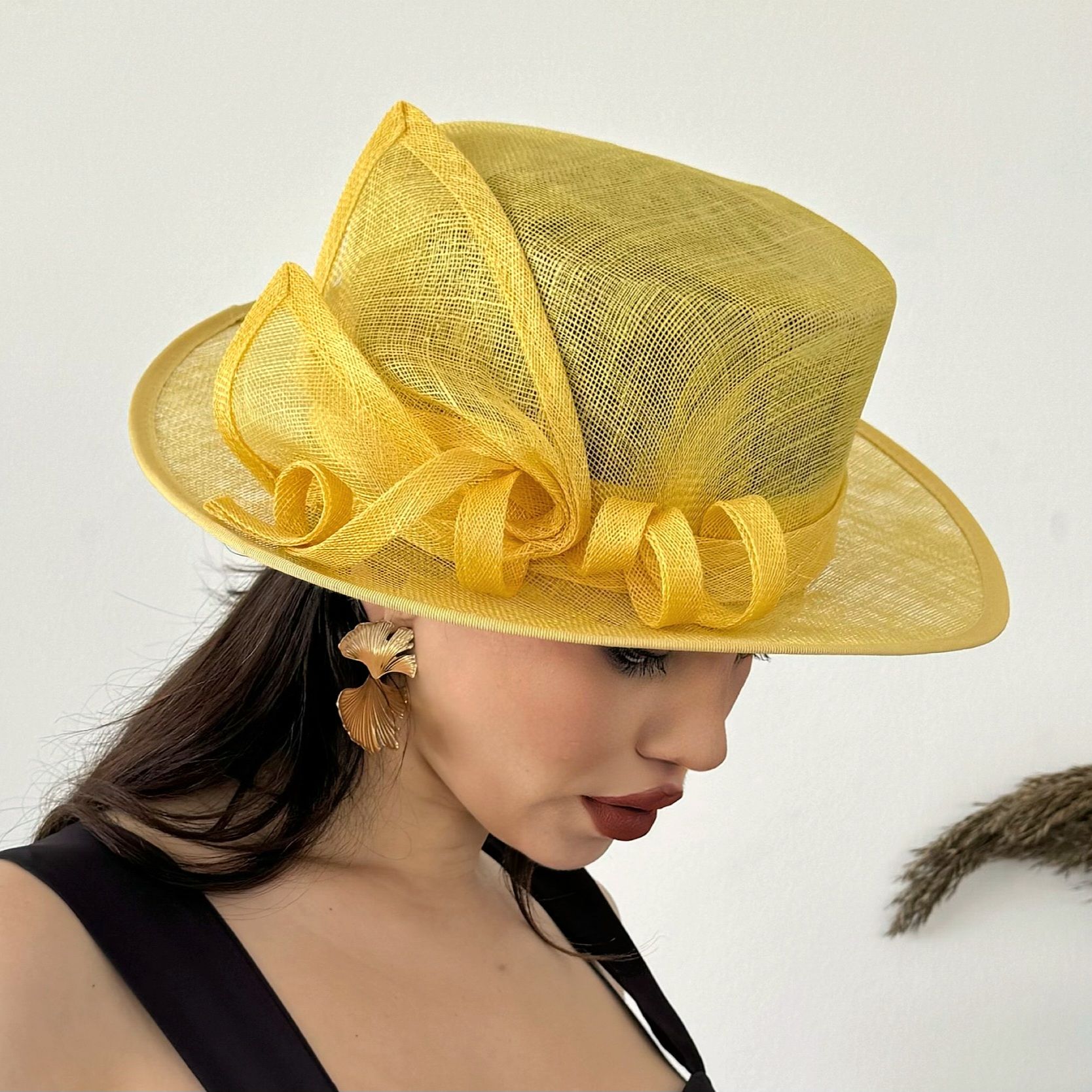 Mais Sarı Renk  Elegan Şapka 33  cm  - Özel Kutulu