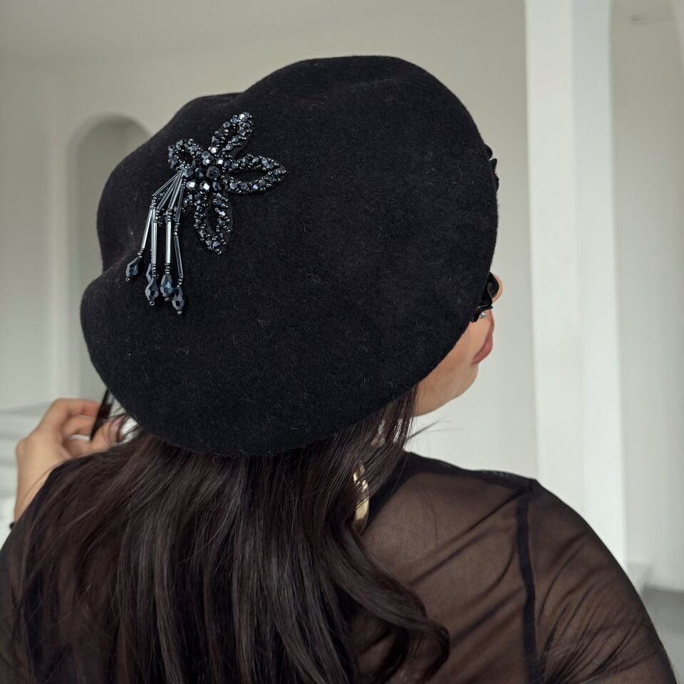 Amata Siyah Renk Ressam Bere Yetişkin Boy