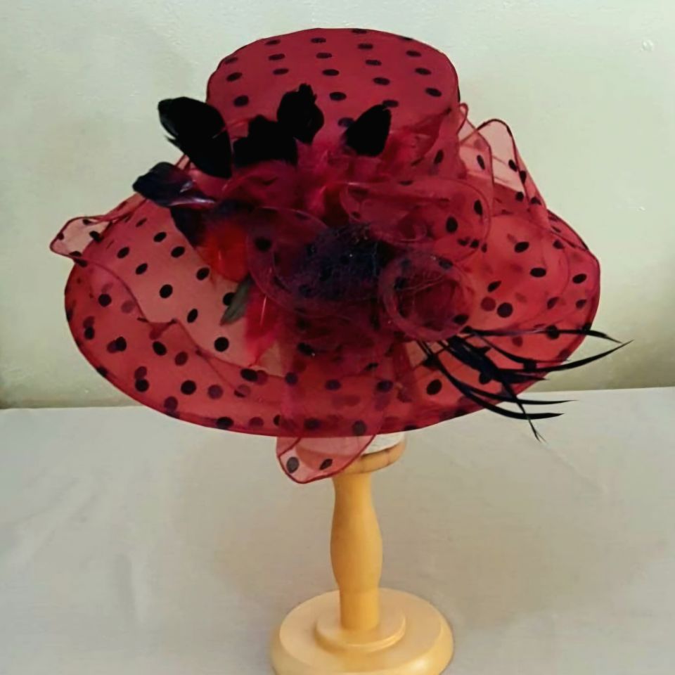 Agatha Tasarımlı  Bordo Siyah Renk Şapka 42 cm