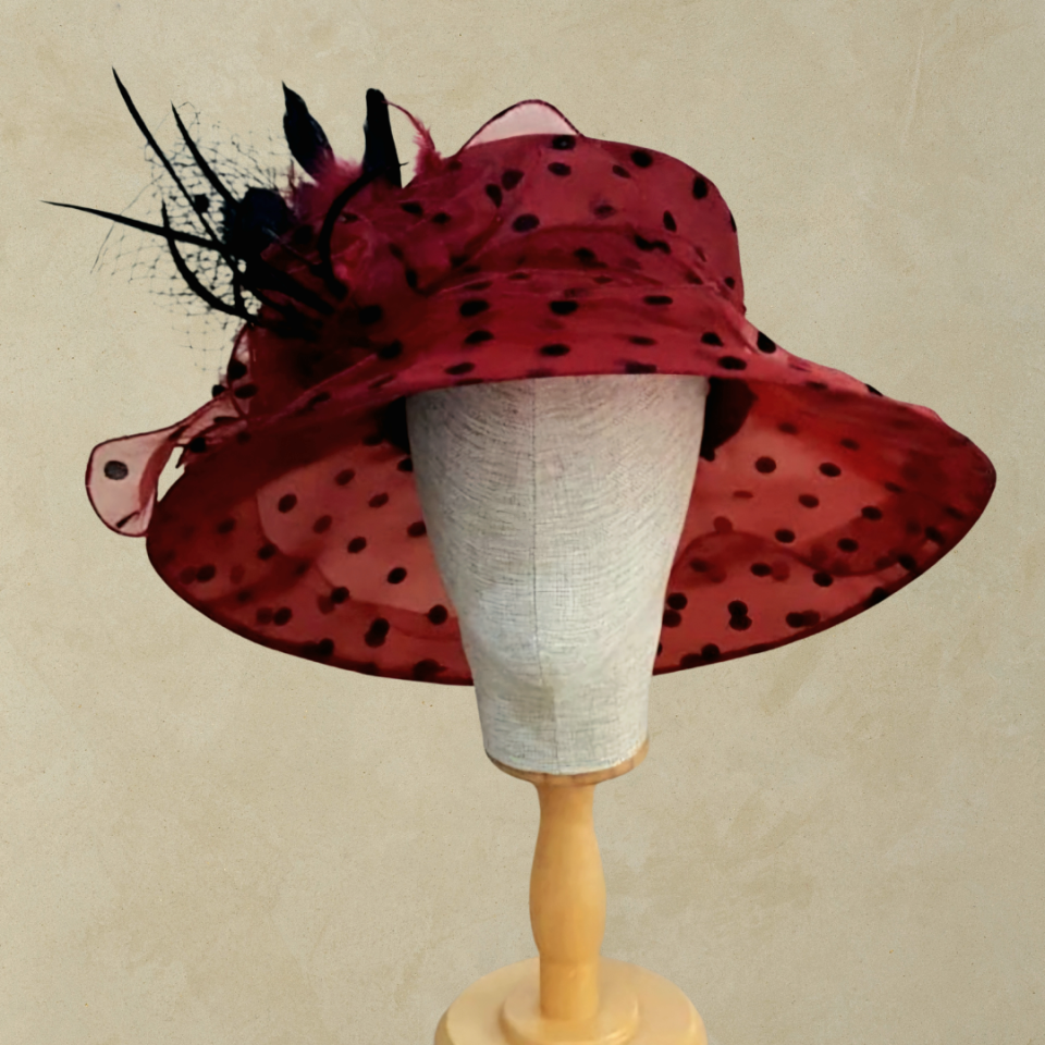 Agatha Tasarımlı  Bordo Siyah Renk Şapka 42 cm