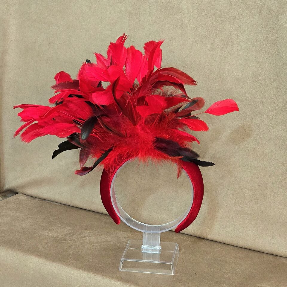 Kırmızı Renk Taç