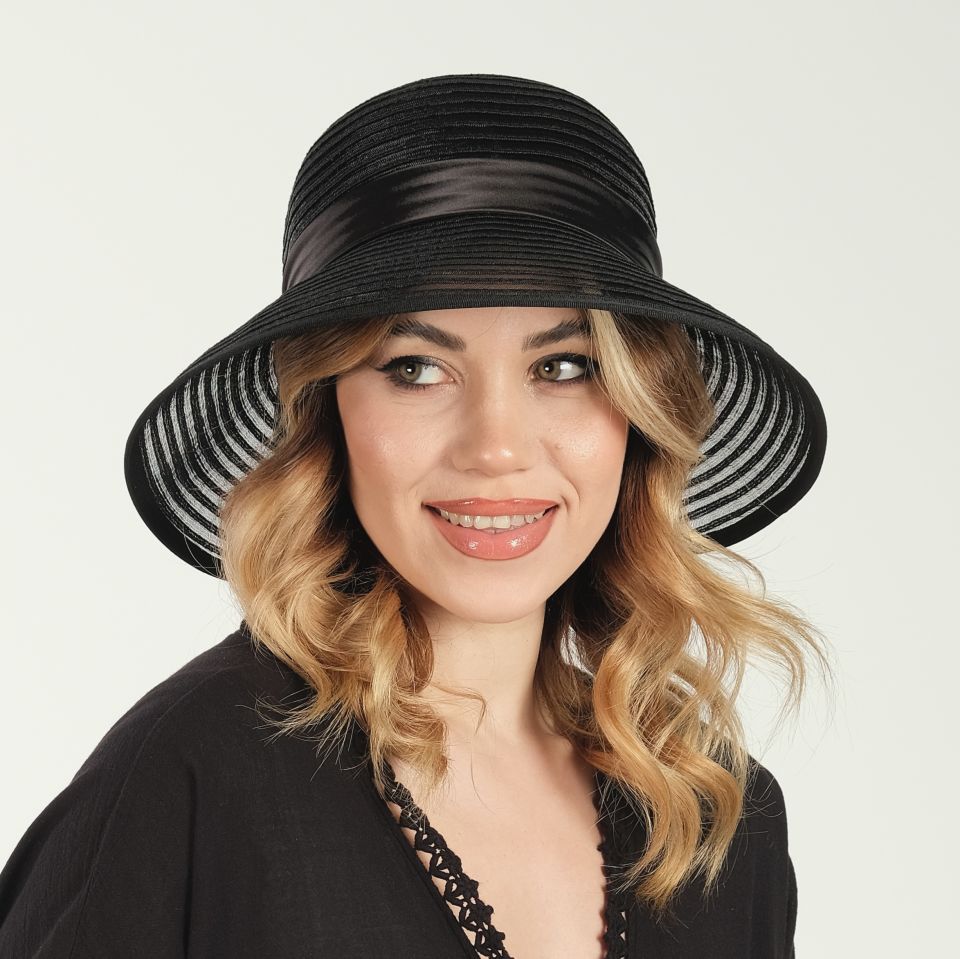 Helena Siyah Renk Şapka 32 cm