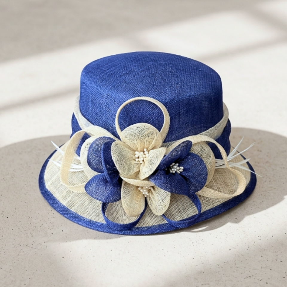 Raina Saks Mavi Beyaz Renk Elegan Şapka 30 cm