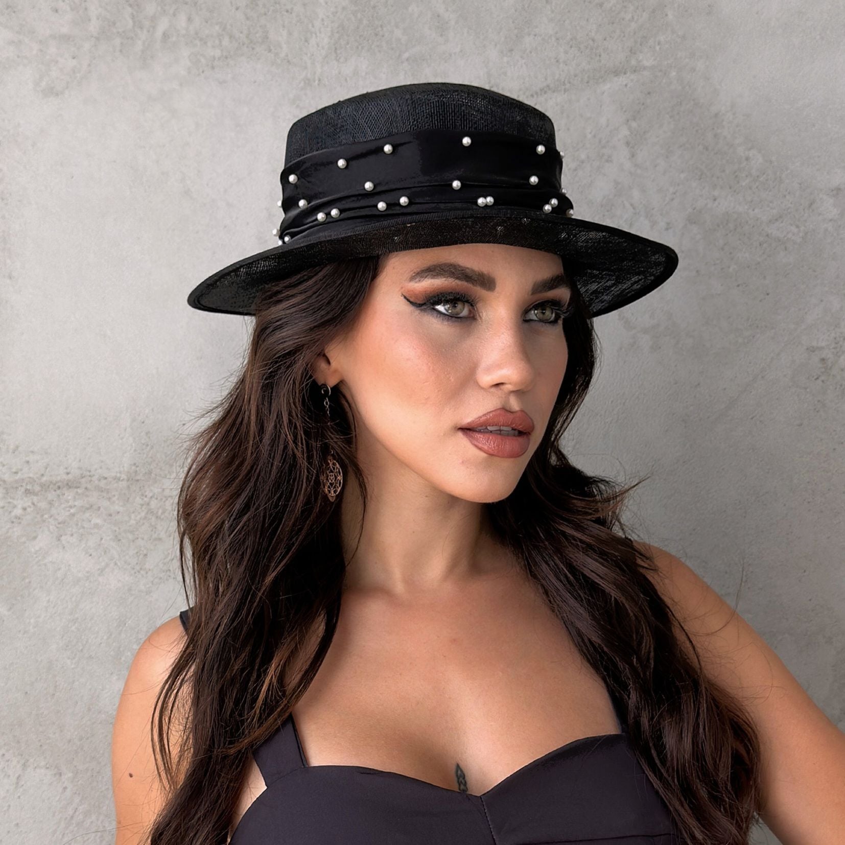 Belle Siyah Renk Elegan Şapka 32 cm Özel Şapka Kutulu