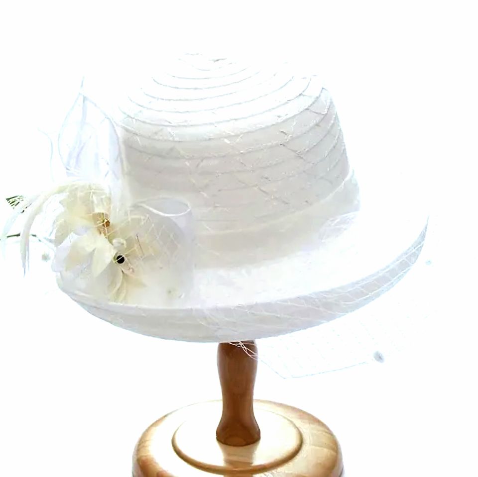 Elizabeth Beyaz Renk Alternatifli Şapka 28 cm