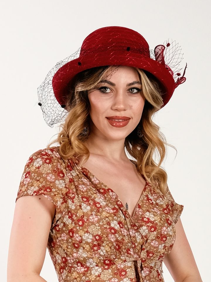 Elizabeth Koyu Kırmızı Renk Alternatifli Şapka 28 cm