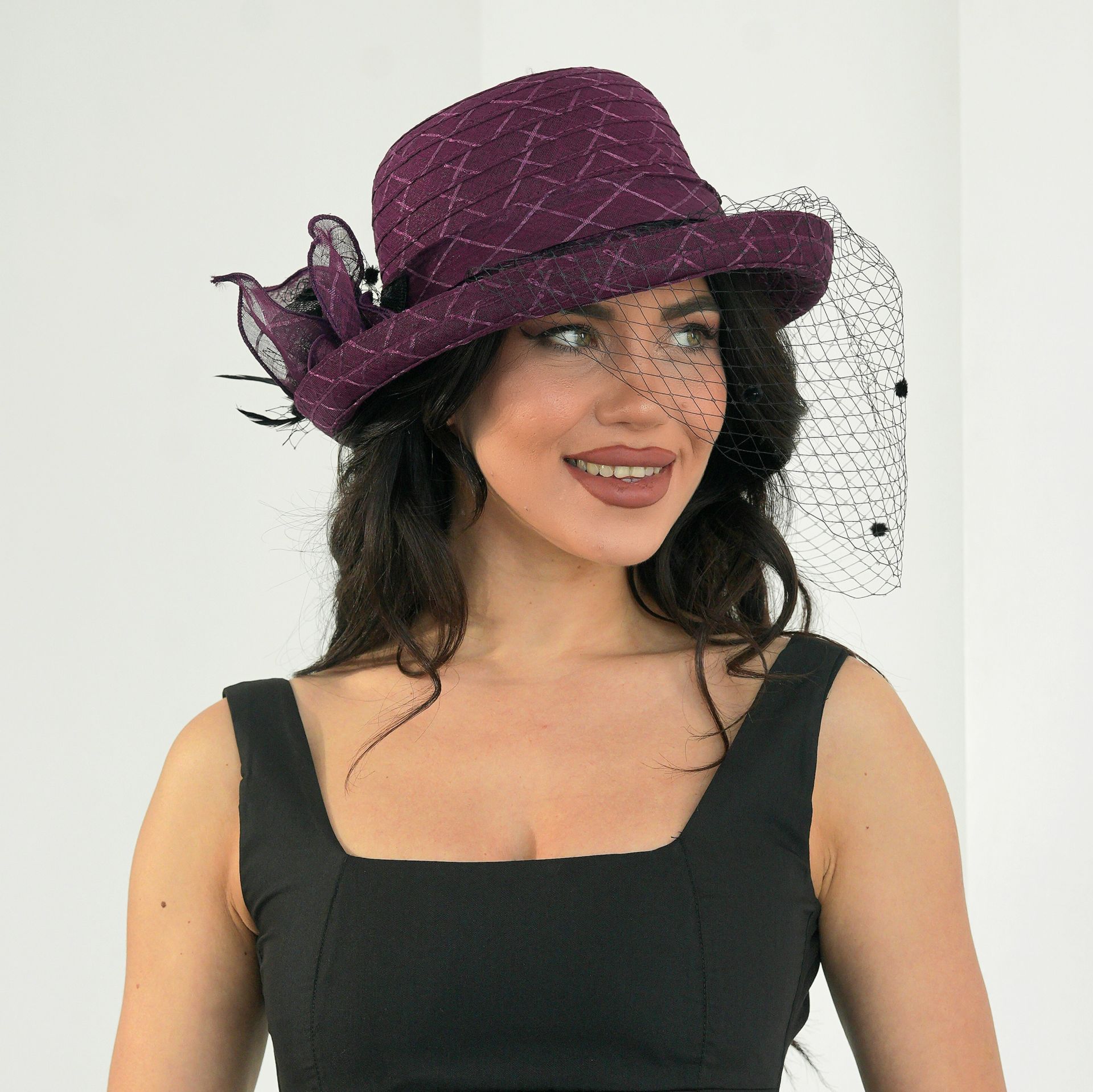 Elizabeth Mürdüm Renk Alternatifli Şapka 28 cm