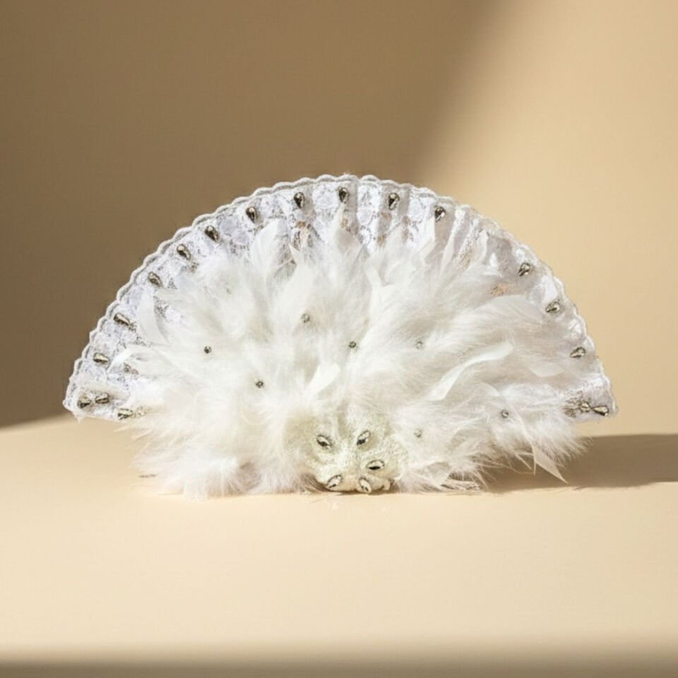 Victoria Beyaz Dantel Kristal Taşlı Yelpaze