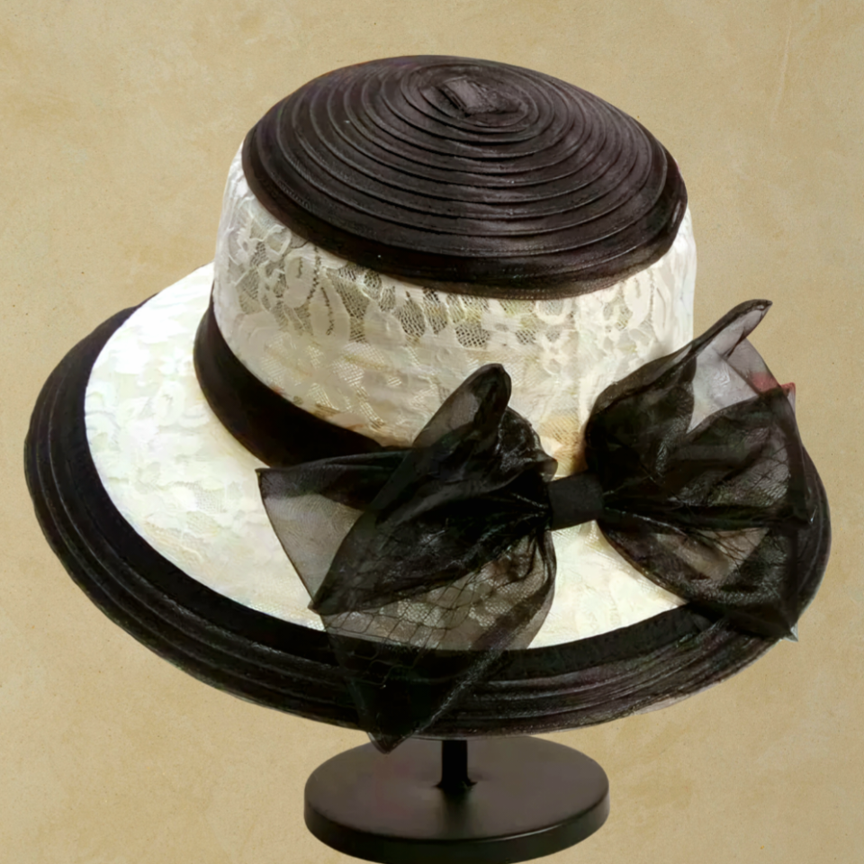 Beatrice Beyaz Siyah Renk Şapka 35 cm