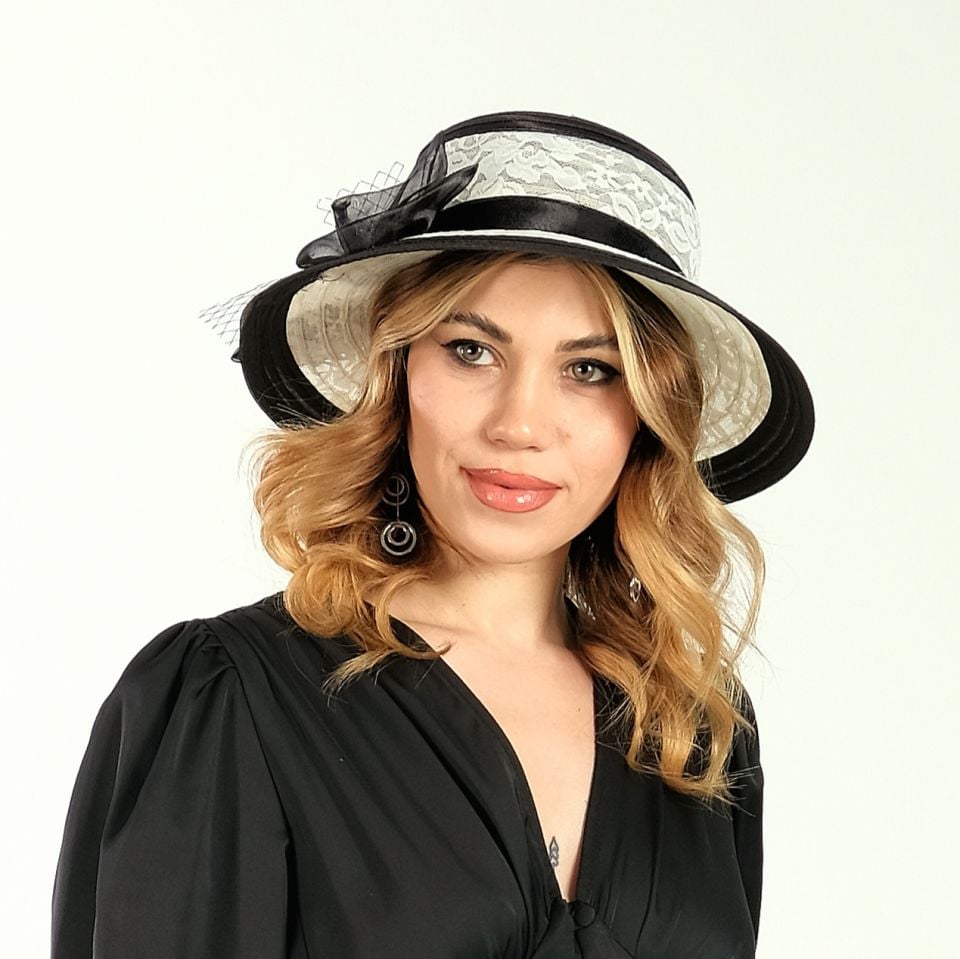 Beatrice Beyaz Siyah Renk Şapka 35 cm