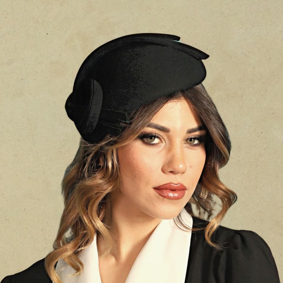 Eleanor Siyah Renk Örgü Model Vualet Şapka