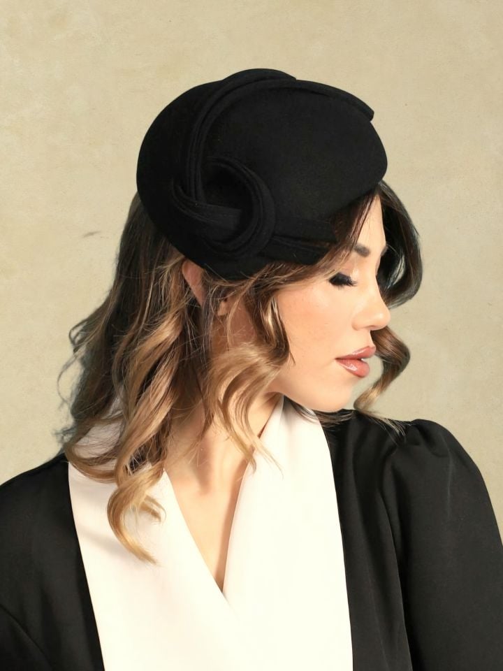 Eleanor Siyah Renk Örgü Model Vualet Şapka
