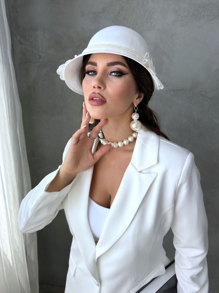 Esther Beyaz Renk Elegan Şapka 28 cm  Özel Şapka Kutulu